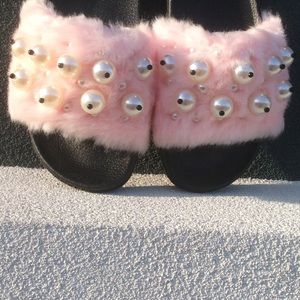 Cape Robbin Shoes - Blush Pick Faux Fur Absolutely Fabulous Slides Cape Robbin Shoes - Blush Pick Faux Fur Absolutely Fabulous Slides